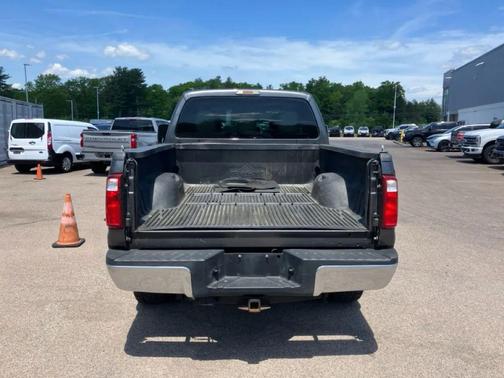 Magnetic Metallic 2016 Ford F-250 XLT