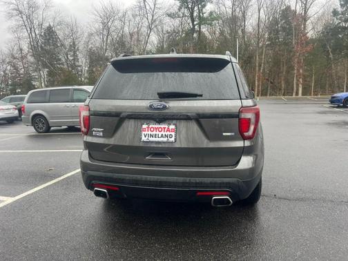 2017 Ford Explorer sport