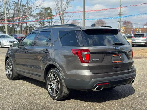 Gray 2017 Ford Explorer sport