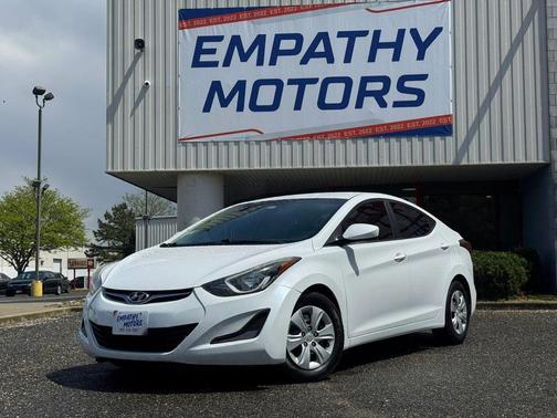Quartz White Pearl 2016 Hyundai ELANTRA SE