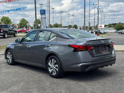 Gun Metallic 2019 Nissan Altima 2.5 S