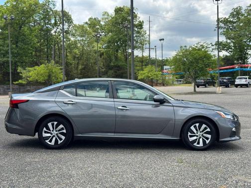 Gun Metallic 2019 Nissan Altima 2.5 S
