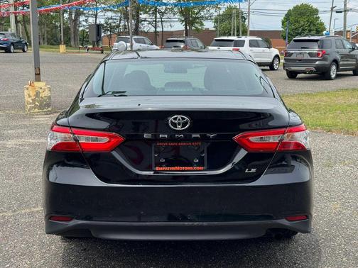 Midnight Black Metallic 2018 Toyota Camry LE