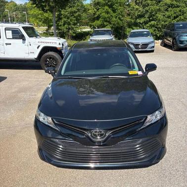 Midnight Black Metallic 2018 Toyota Camry LE
