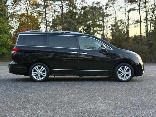 2015 Nissan Quest Platinum