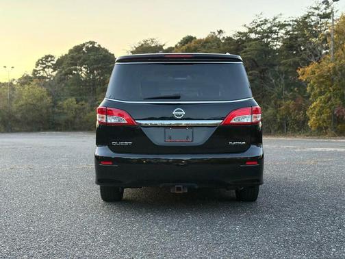 2015 Nissan Quest Platinum