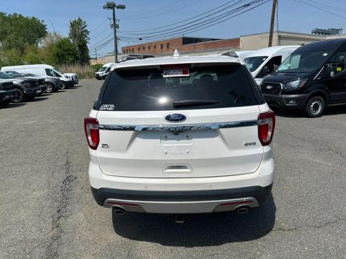 White Platinum Metallic Tri-Coat 2017 Ford Explorer sport