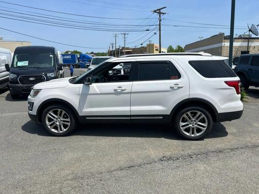 White Platinum Metallic Tri-Coat 2017 Ford Explorer sport