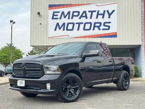 Brilliant Black Crystal Pearlcoat 2016 RAM 1500 Sport