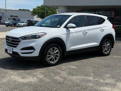 Dazzling White 2018 Hyundai TUCSON Sport