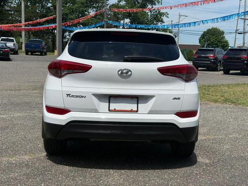 Dazzling White 2018 Hyundai TUCSON Sport