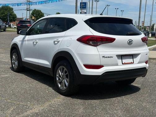 Dazzling White 2018 Hyundai TUCSON Sport