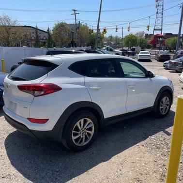 Dazzling White 2018 Hyundai TUCSON Sport