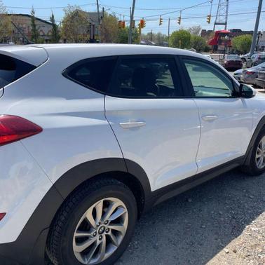 Dazzling White 2018 Hyundai TUCSON Sport
