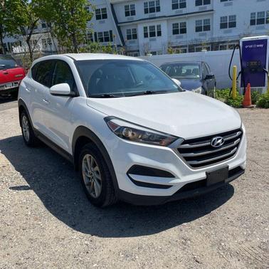 Dazzling White 2018 Hyundai TUCSON Sport