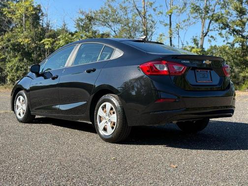 2018 Chevrolet Cruze LS
