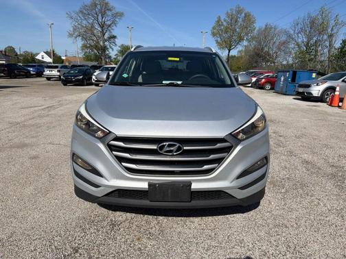 Molten Silver 2017 Hyundai TUCSON Sport