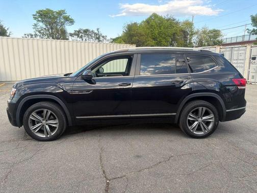 Deep Black Pearl 2019 Volkswagen Atlas 3.6L SE w/Technology
