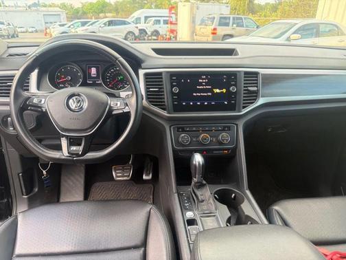 Deep Black Pearl 2019 Volkswagen Atlas 3.6L SE w/Technology