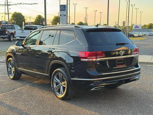 Deep Black Pearl 2019 Volkswagen Atlas 3.6L SE w/Technology