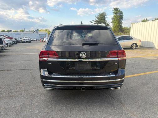 Deep Black Pearl 2019 Volkswagen Atlas 3.6L SE w/Technology