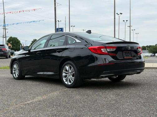 Crystal Black Pearl 2019 Honda Accord LX