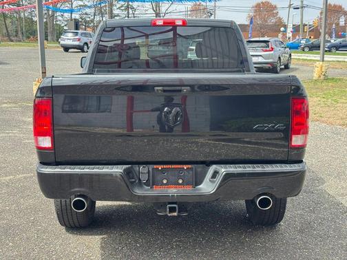 Brilliant Black Crystal Pearlcoat 2016 RAM 1500 Tradesman/Express