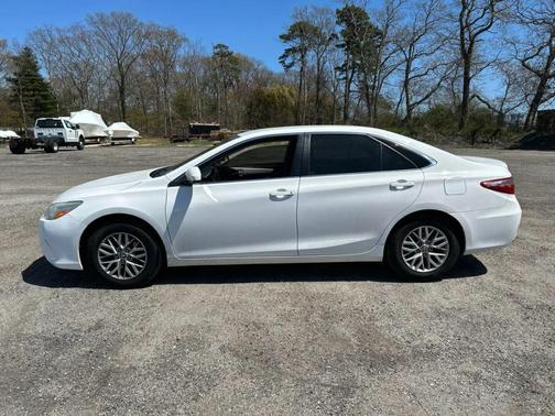 Super White 2016 Toyota Camry LE