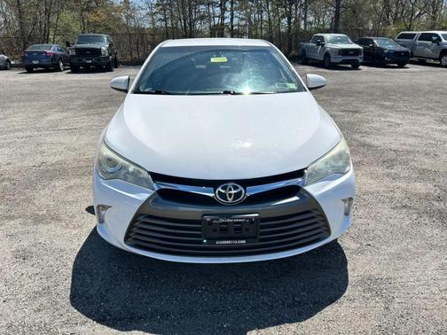 Super White 2016 Toyota Camry LE