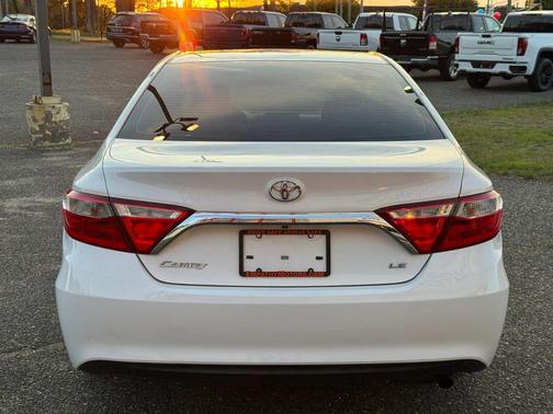 Super White 2016 Toyota Camry LE