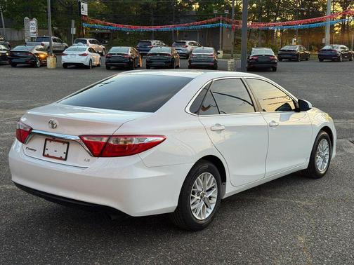 Super White 2016 Toyota Camry LE