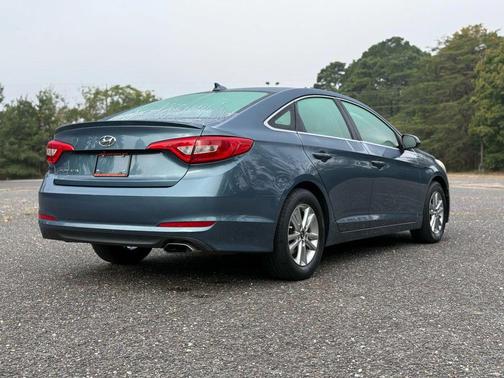 2017 Hyundai SONATA SE