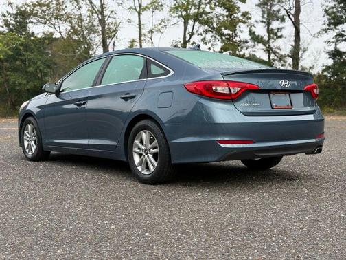 2017 Hyundai SONATA SE