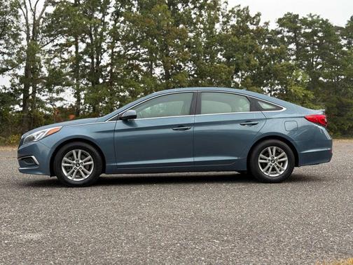 2017 Hyundai SONATA SE