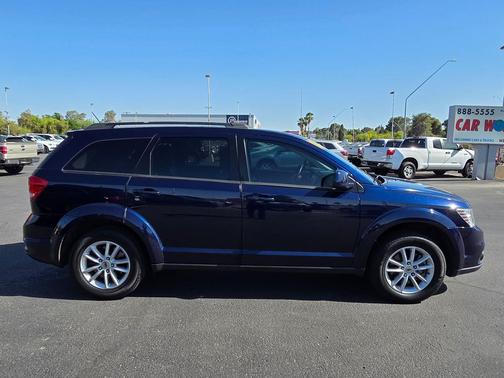 Contusion Blue Pearlcoat 2018 Dodge Journey SXT