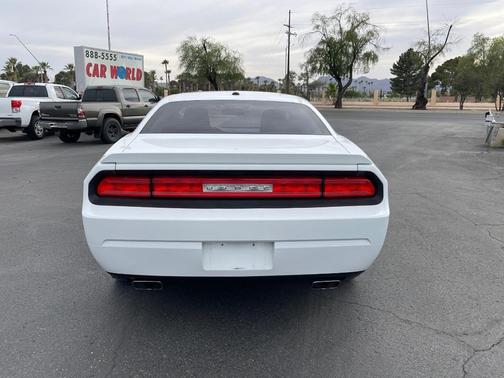 White 2013 Dodge Challenger SXT