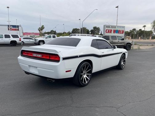 White 2013 Dodge Challenger SXT