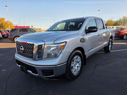 2017 Nissan Titan SV