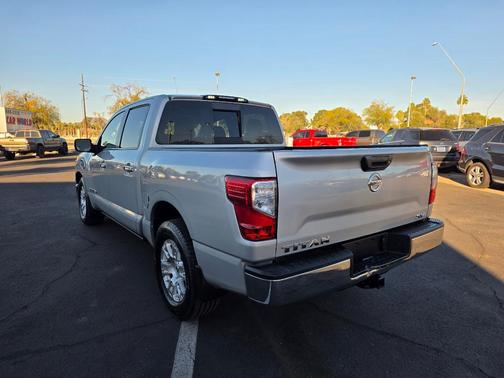 2017 Nissan Titan SV