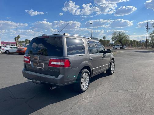 2014 Lincoln Navigator Base