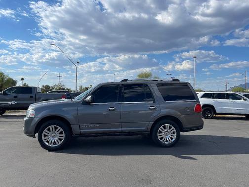 2014 Lincoln Navigator Base
