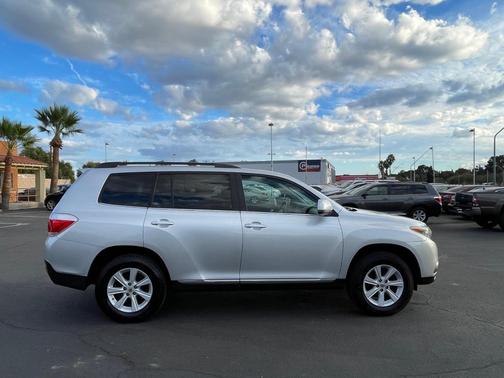 2013 Toyota Highlander SE
