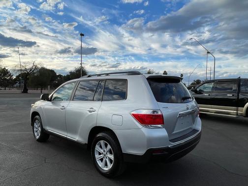 2013 Toyota Highlander SE