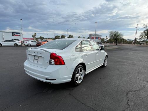 2011 Volvo S40 T5 R-Design