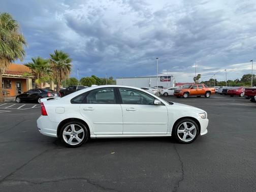 2011 Volvo S40 T5 R-Design