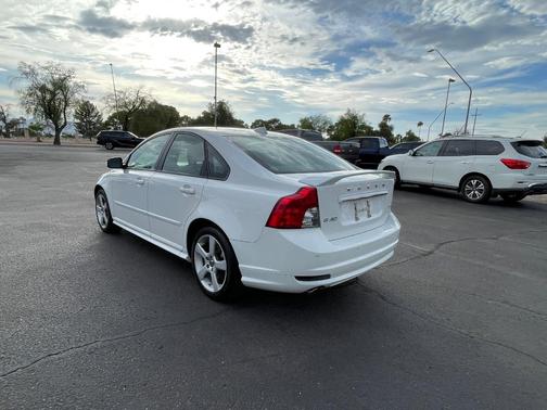 2011 Volvo S40 T5 R-Design