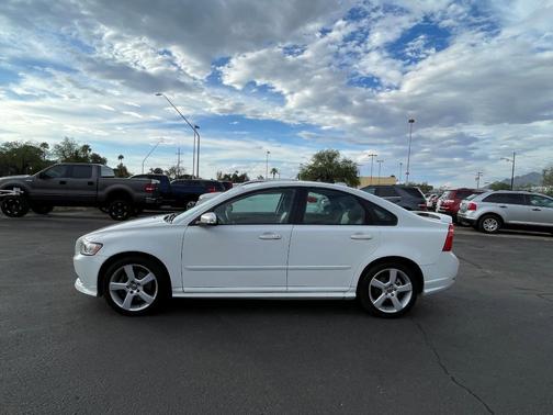 2011 Volvo S40 T5 R-Design