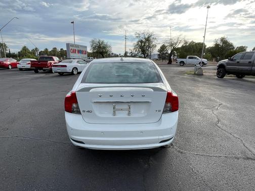 2011 Volvo S40 T5 R-Design