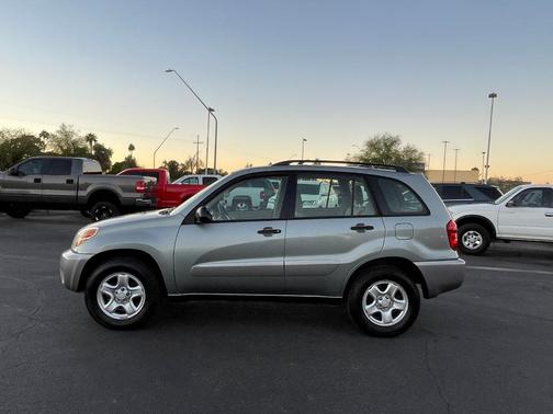 2004 Toyota RAV4 Base