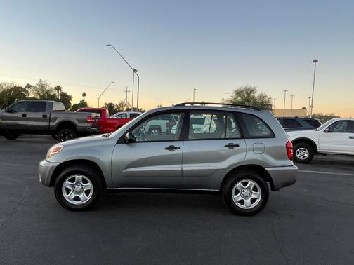 2004 Toyota RAV4 Base